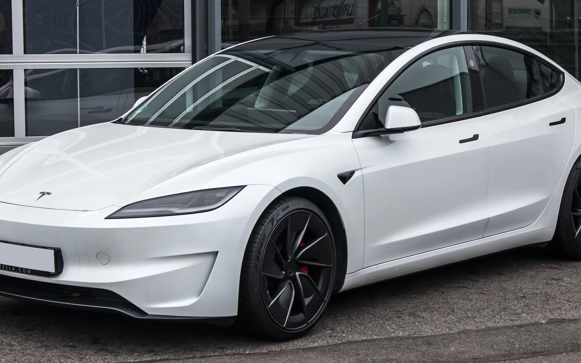 Tesla Model 3 de perfil